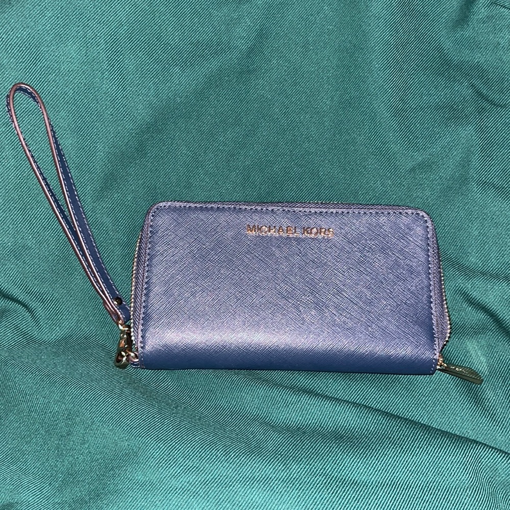Michael Kors zip wallet